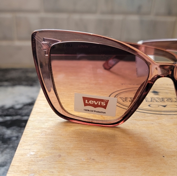 Levi's sunglasses - Picture 3 of 3